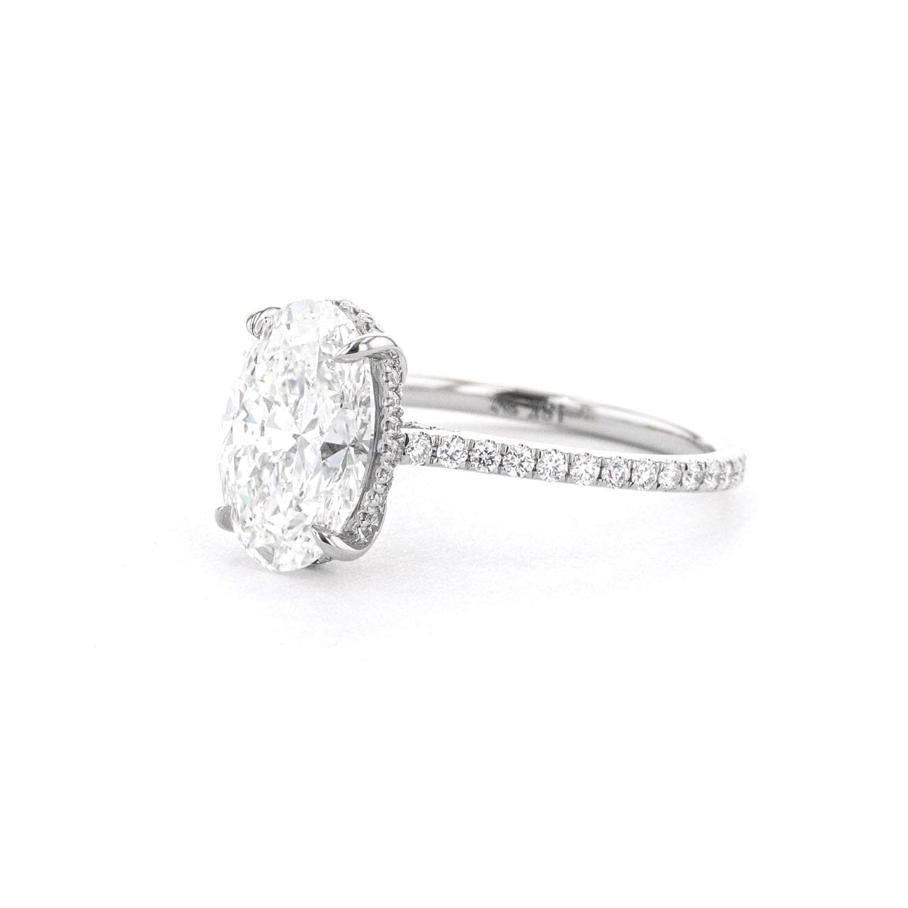 1.6mm Alice Oval Engagement Rings Princess Bride Diamonds