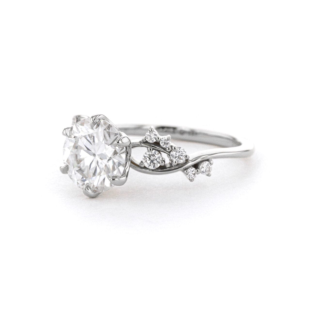 1.6mm Ariel Round Engagement Rings Princess Bride Diamonds