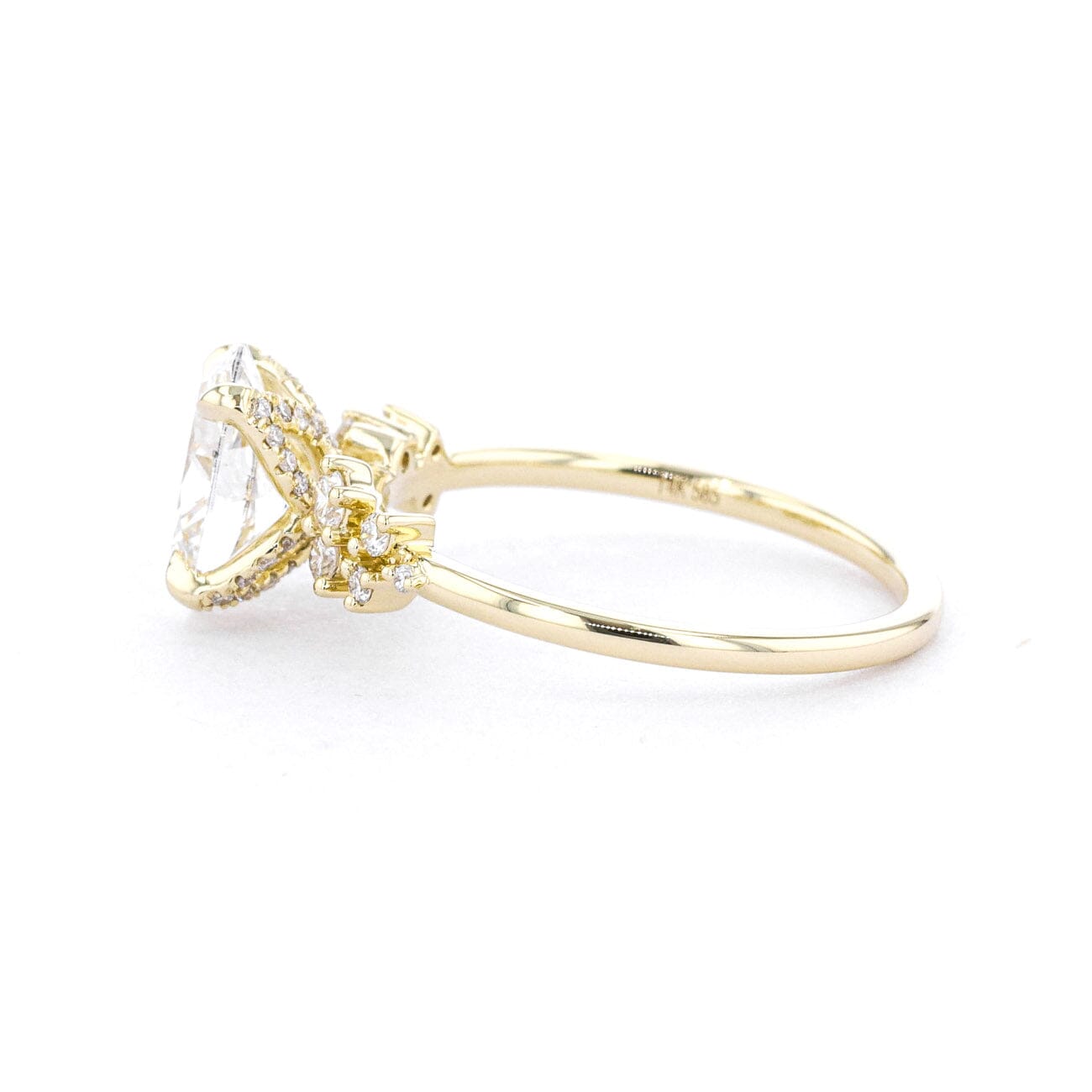 1.6mm Luna Oval Engagement Rings Princess Bride Diamonds