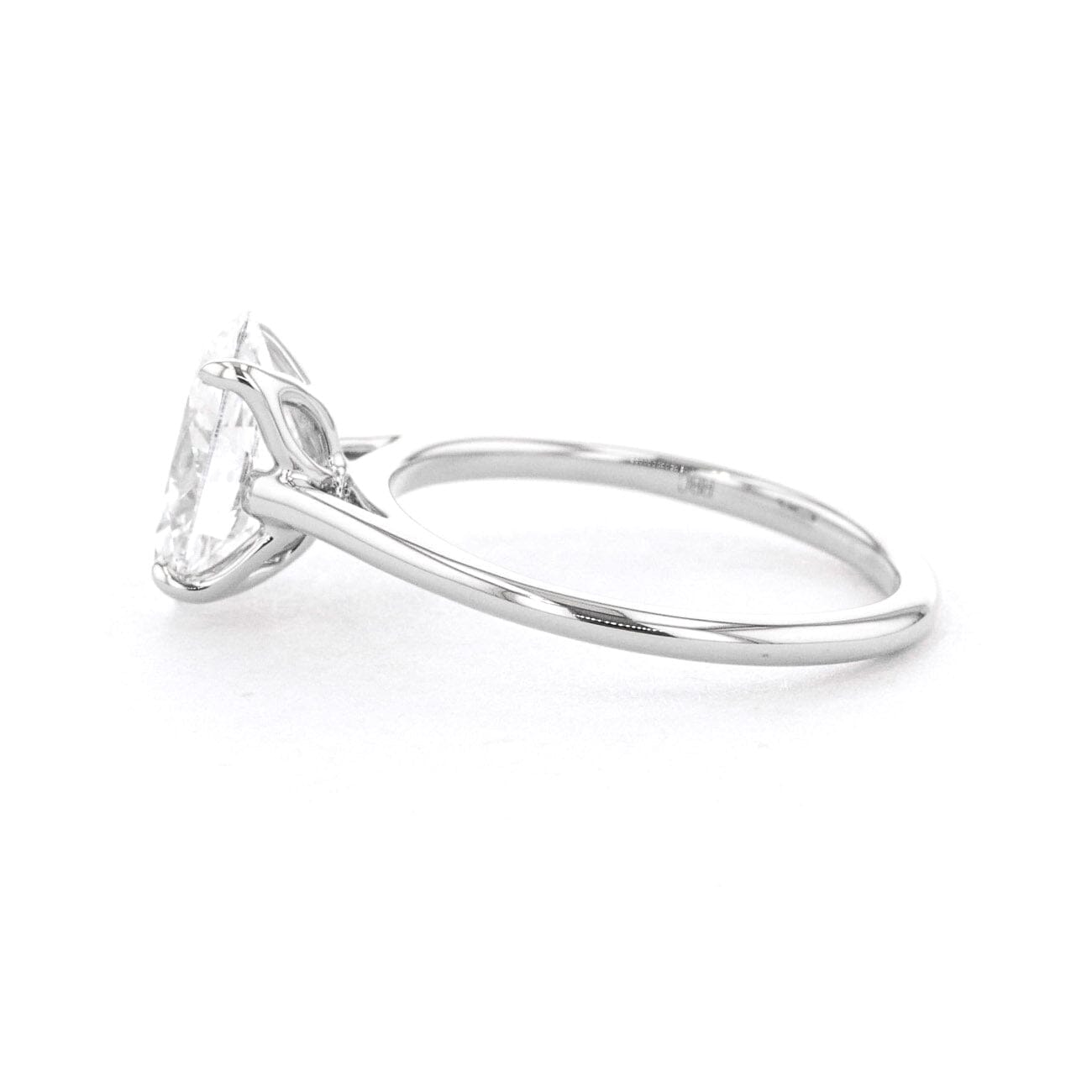 1.6mm Victoria Oval High Polish Engagement Rings Princess Bride Diamonds