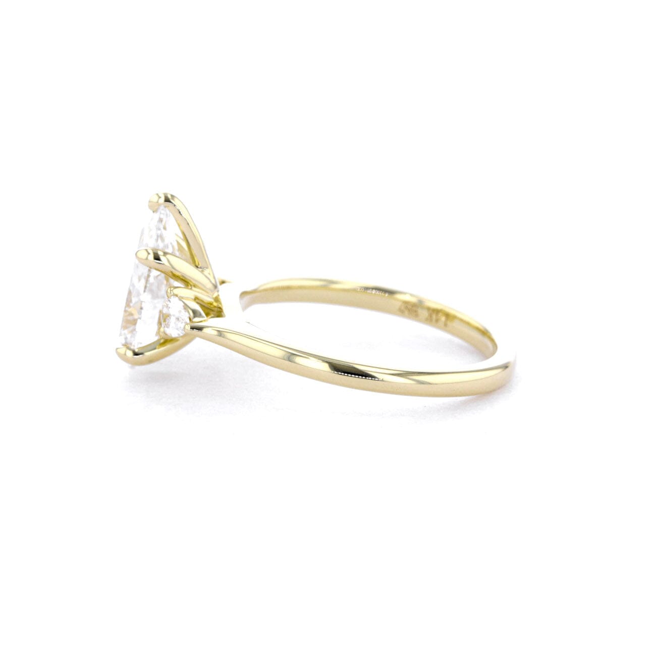1.8mm Gracie Pear Engagement Rings Princess Bride Diamonds