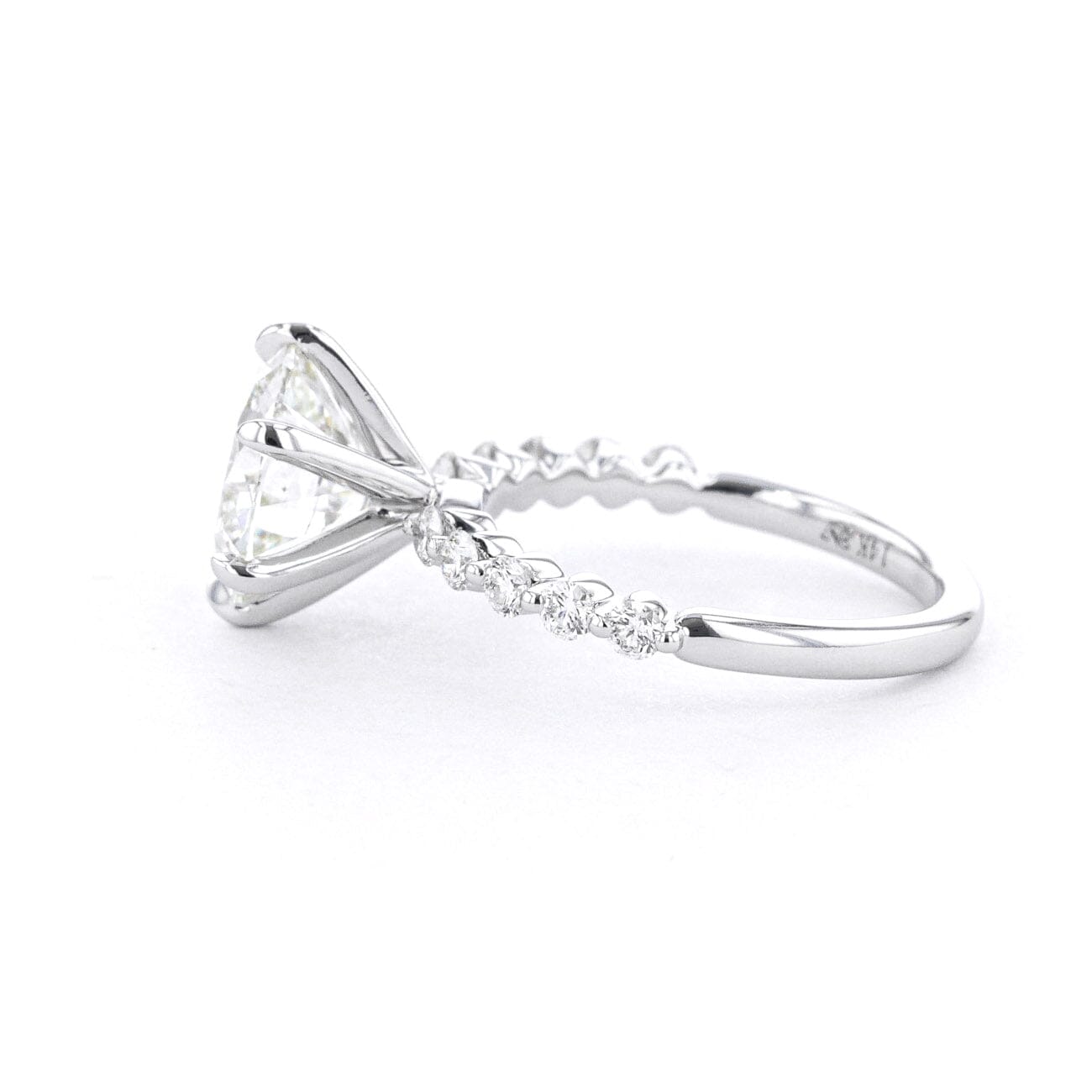 2.0mm Tiana Round Engagement Rings Princess Bride Diamonds