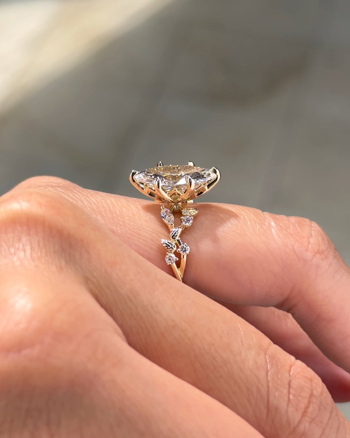 3.00ct E VS1 marquise lab grown diamond Elown engagement ring in 14K yellow gold