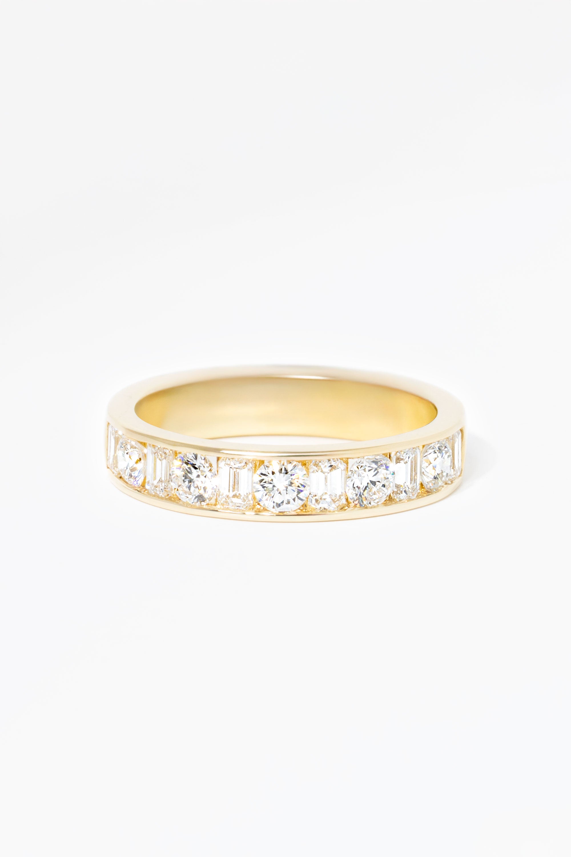4mm-Baguette-Round-Channel-Band.jpg
