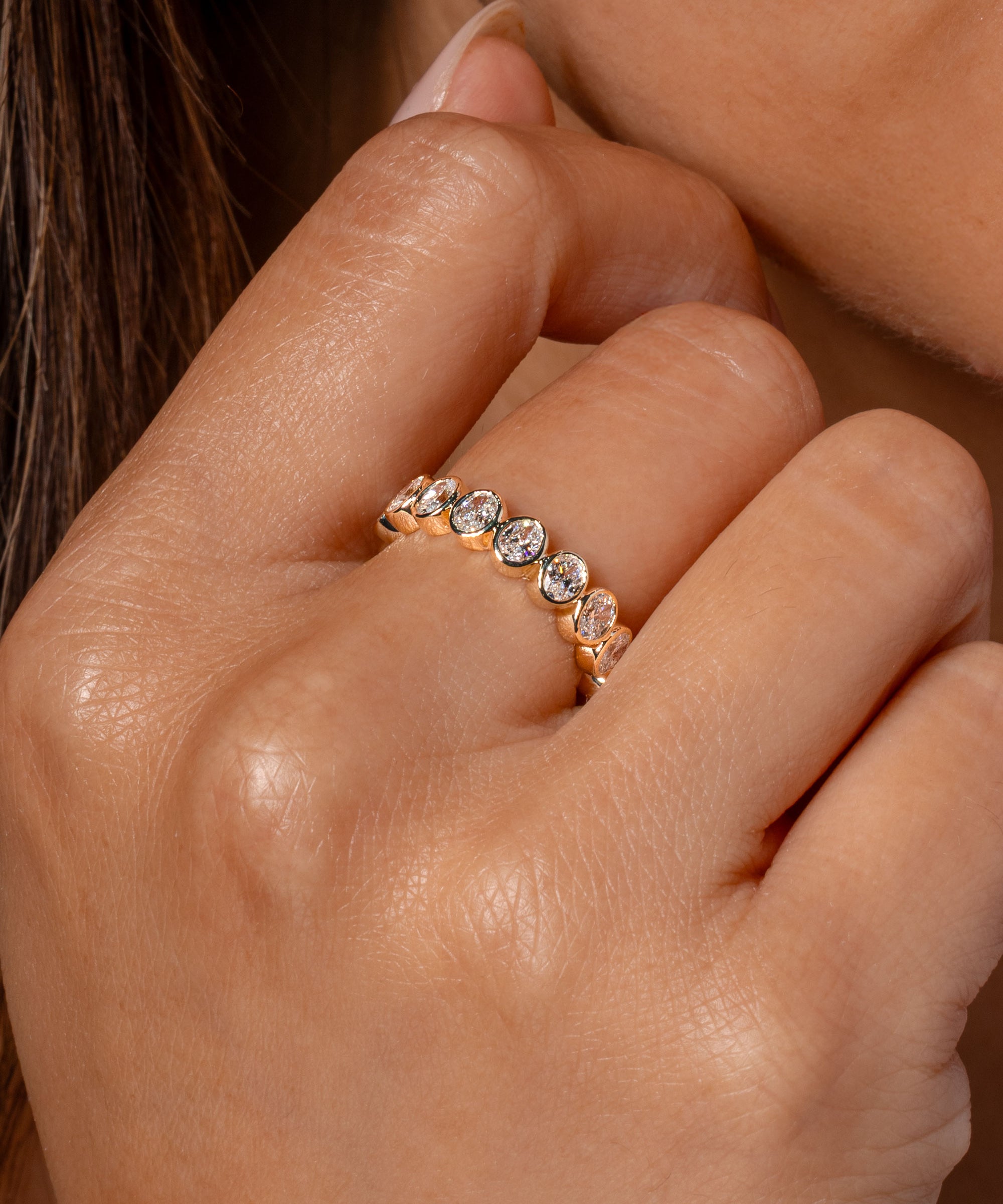 4mm-mini-oval-bezel-band-close.jpg
