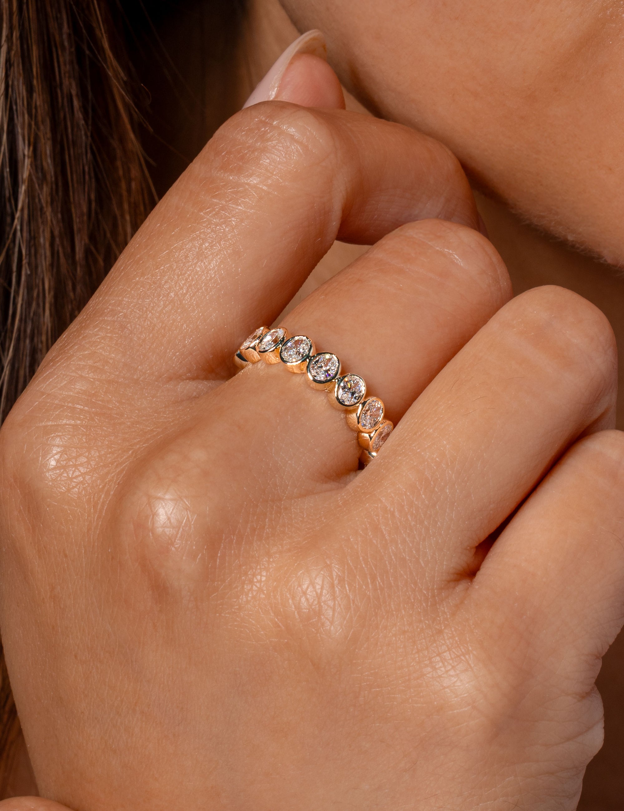 4mm-mini-oval-bezel-band-close.jpg