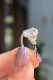 2.04ct E-VVS2 Oval Lab Diamond Lindsey