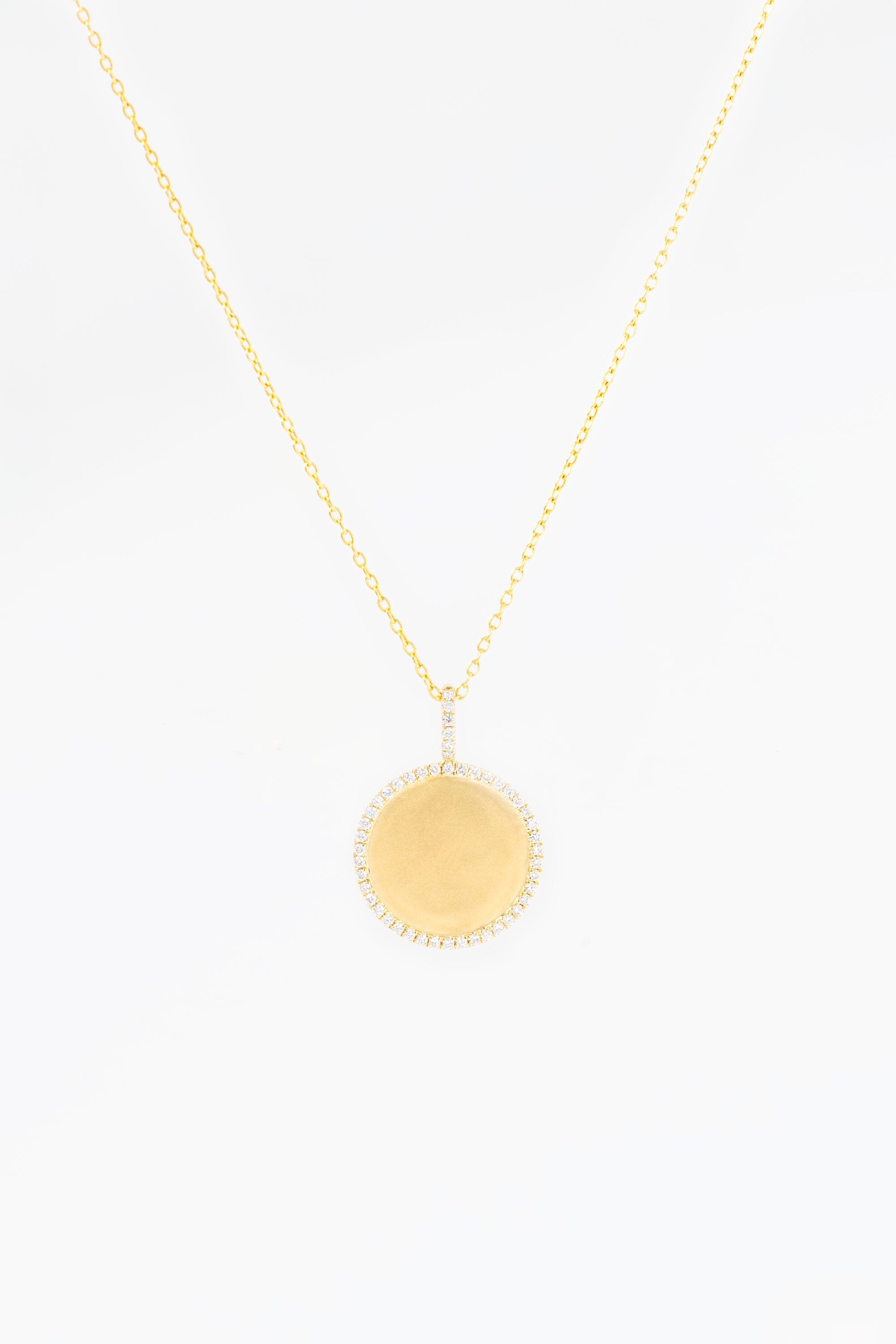 Pavé Diamond Border Engravable Round Pendant Necklaces Princess Bride Diamonds