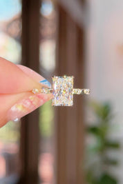 2.59ct D-VS1 Radiant Lab Diamond Daisy