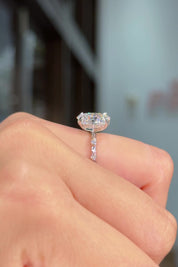 2.68ct D-VS1 Oval Lab Diamond Daisy