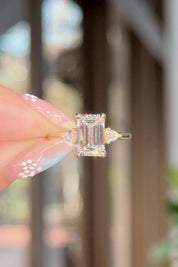 2.03ct D-VVS2 Emerald Diamond Petite Gracie