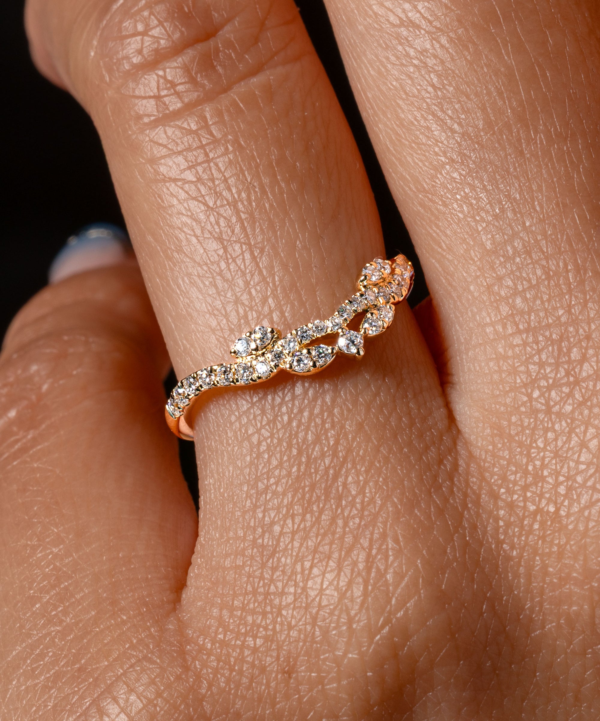 sereia-pave-yellow-gold-close.jpg