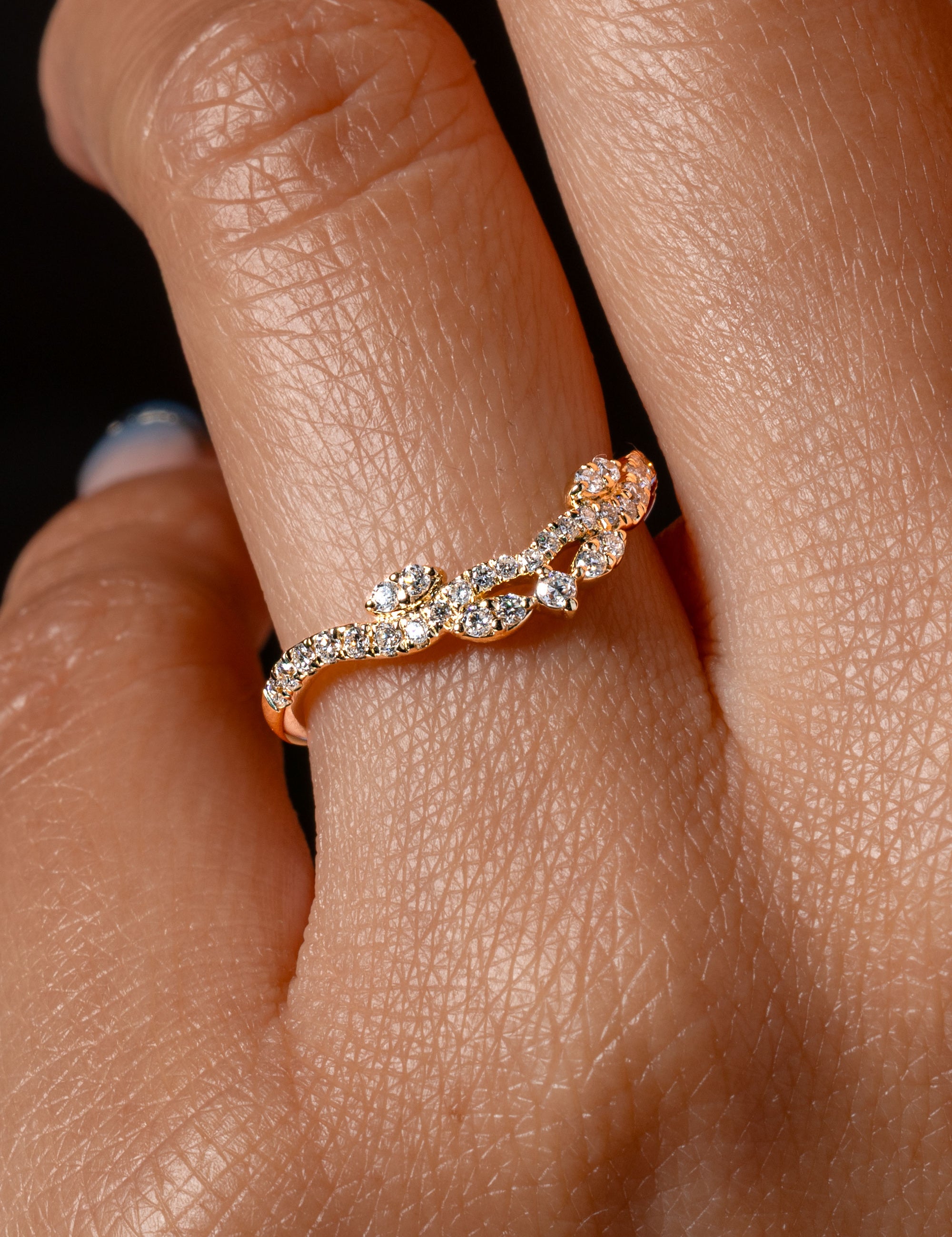 sereia-pave-yellow-gold-close.jpg