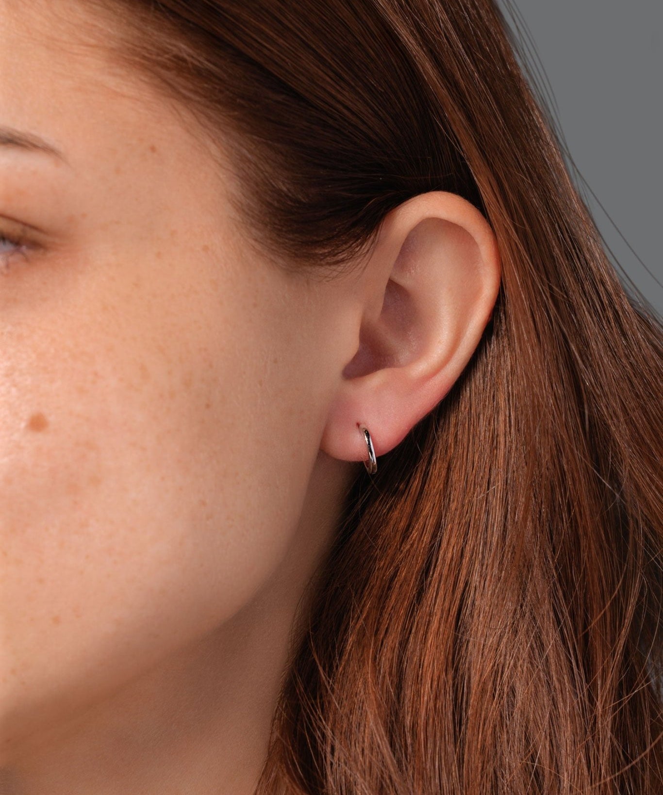 11x1.5mm Core High Polish Huggie 14k White - PBD Earrings