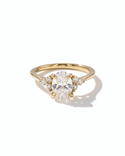 1.25ct F-VVS2 Oval Lab Diamond Lindsey