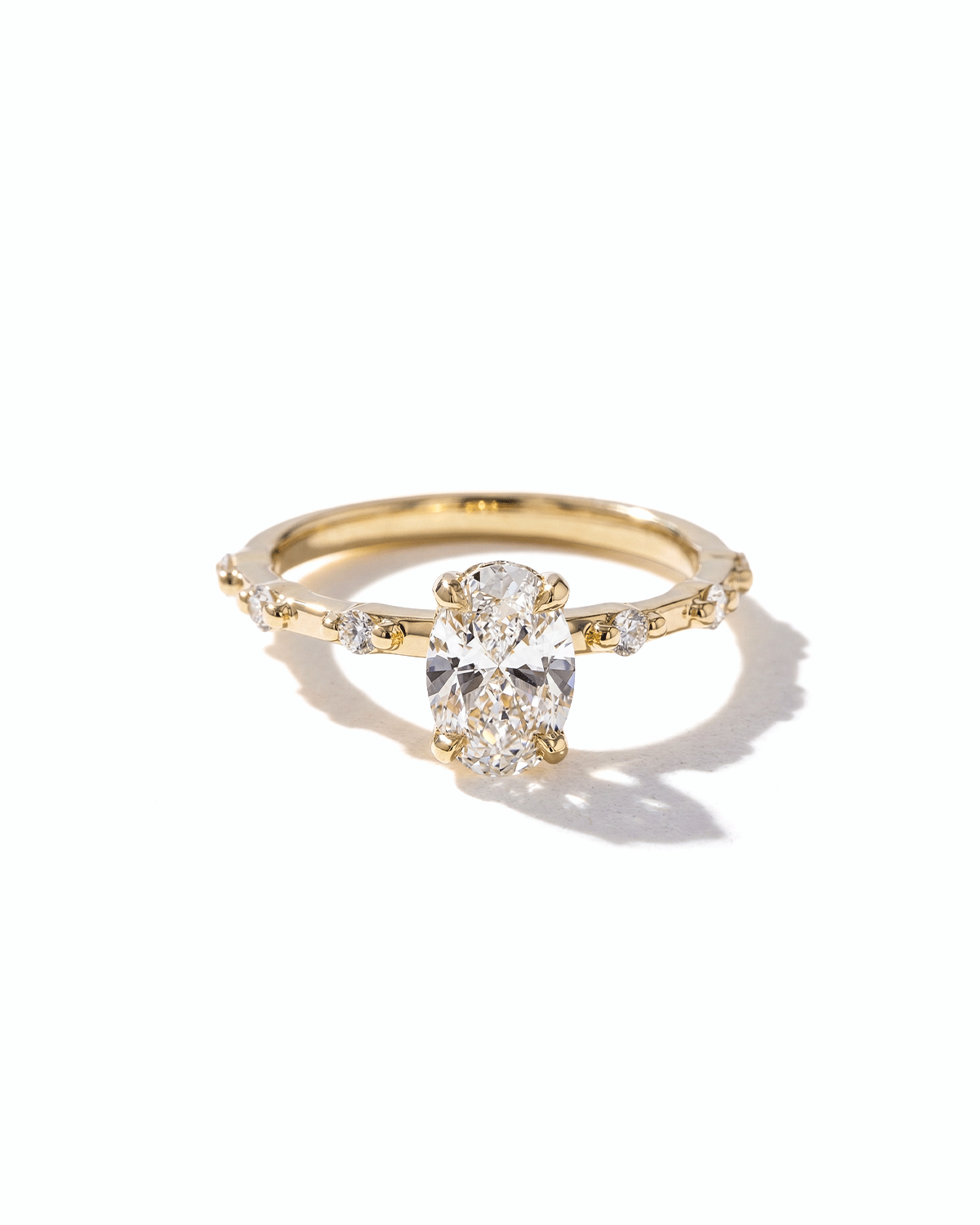 1.00ct E-VVS2 Oval Lab Diamond Daisy