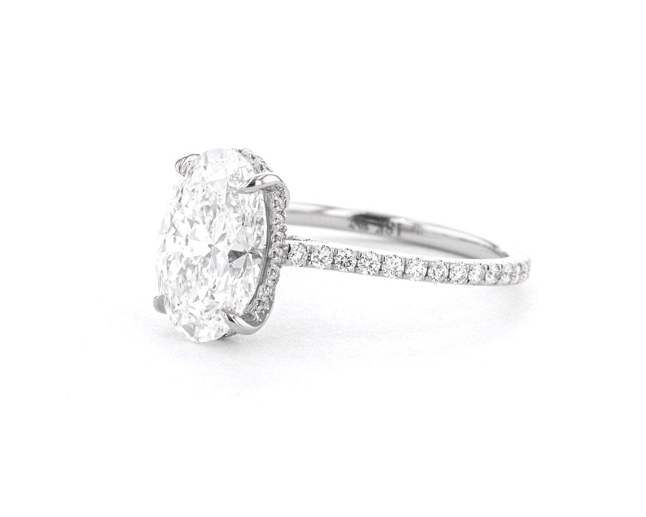 1.6mm Alice Oval Engagement Rings Princess Bride Diamonds 