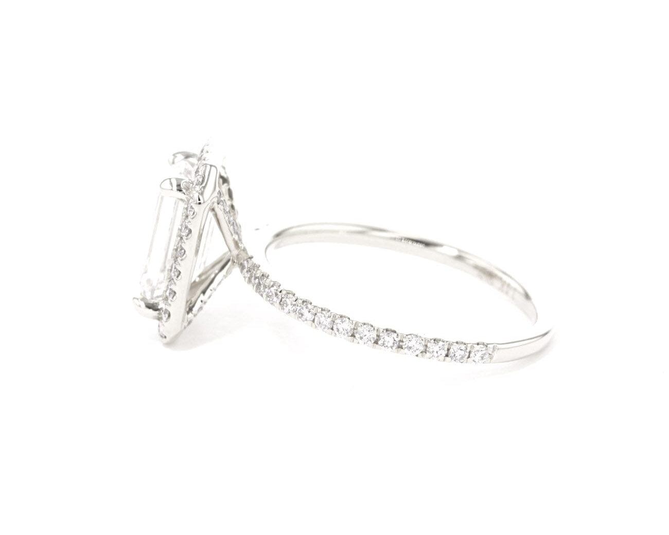 1.6mm Angela Emerald Engagement Rings Princess Bride Diamonds 