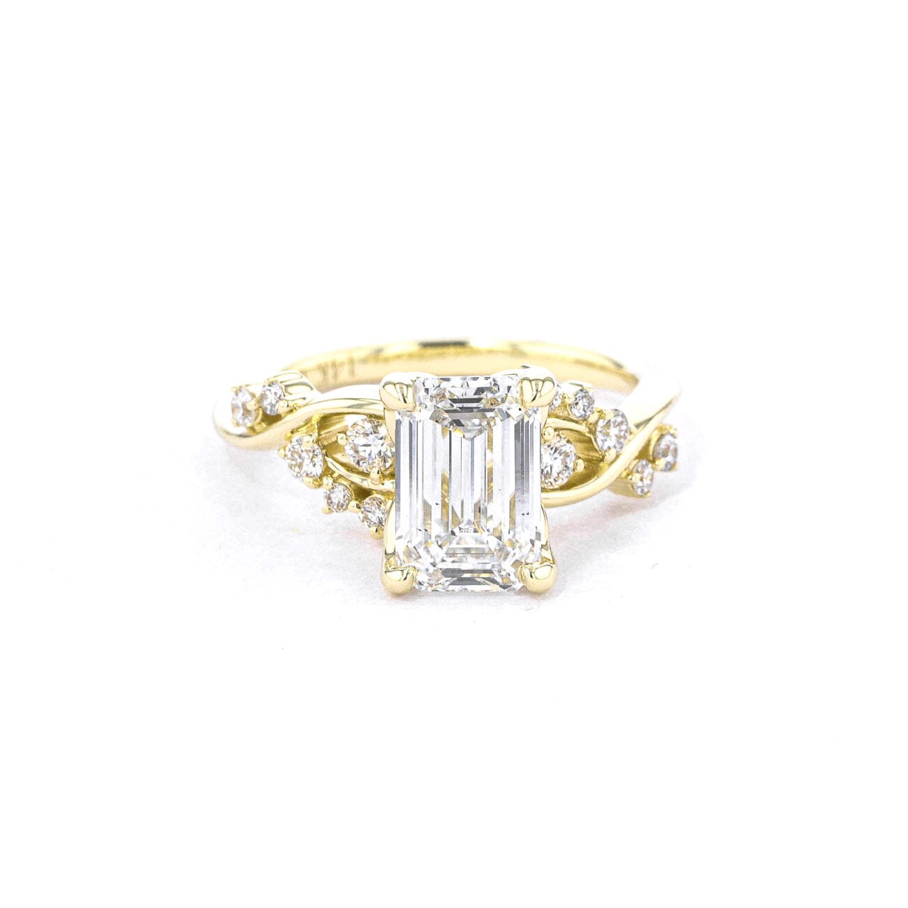 1.6mm Ariel Emerald Engagement Rings Princess Bride Diamonds 
