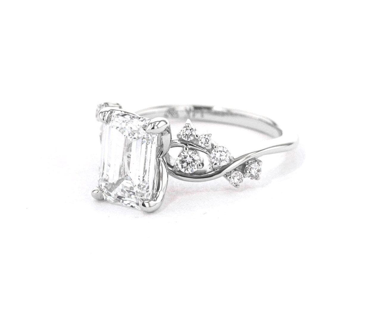 1.6mm Ariel Emerald Engagement Rings Princess Bride Diamonds 