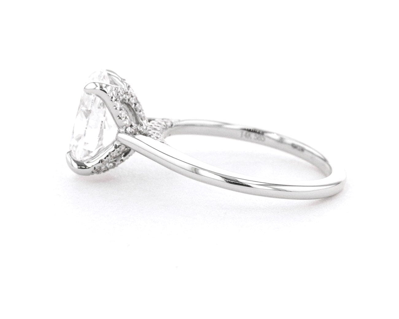 1.6mm Isabela Oval High Polish Engagement Rings Princess Bride Diamonds 