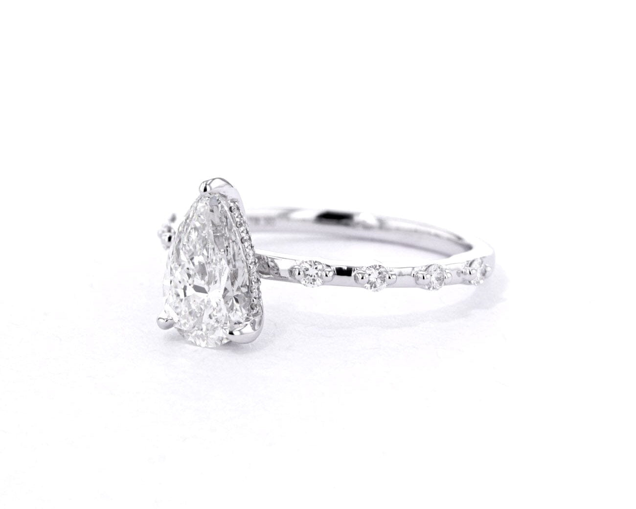 1.8mm Daisy Pear Engagement Rings Princess Bride Diamonds 