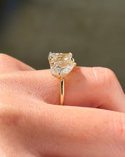 1.72ct D-VS1 Pear Lab Diamond Toi et Moi