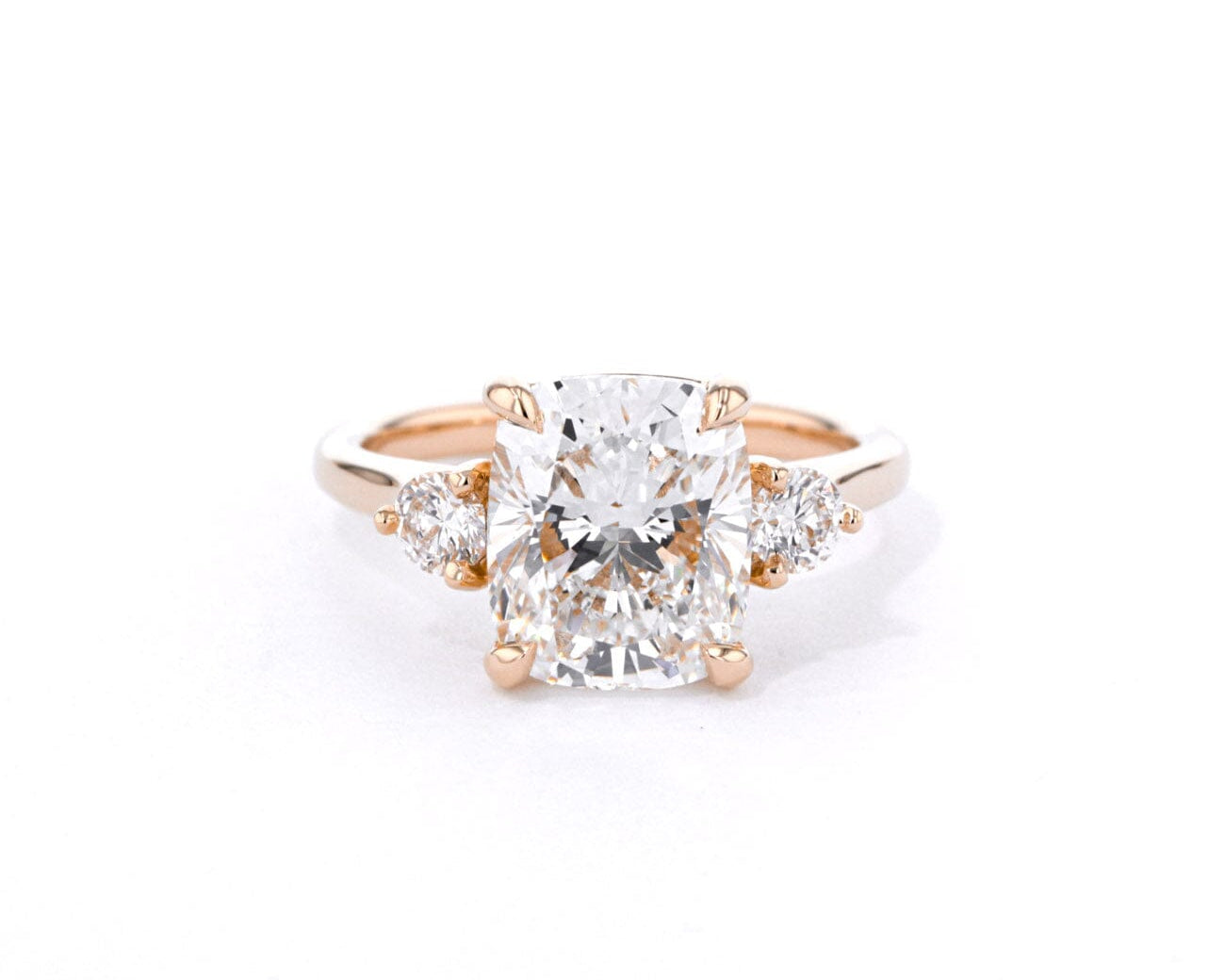 2.0mm Meghan Cushion Engagement Rings Princess Bride Diamonds 