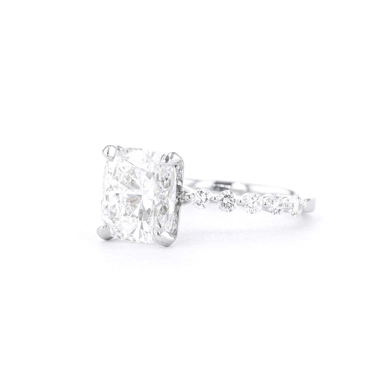 2.0mm Tiana Cushion Engagement Rings Princess Bride Diamonds 