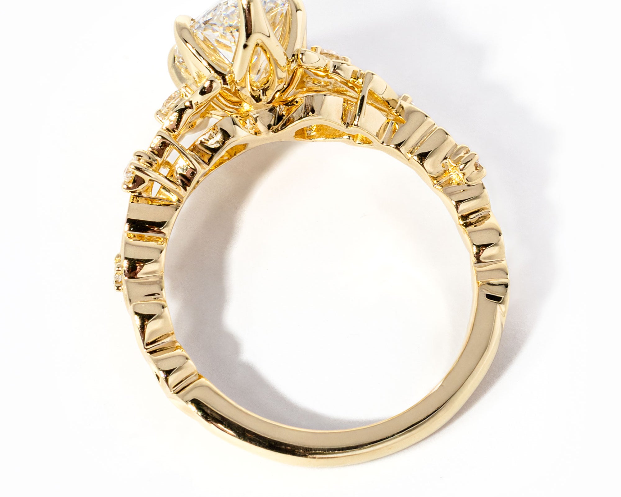 Arwen-Marquise-Flat.jpg