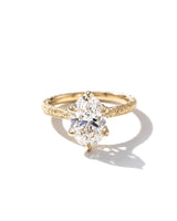 Victoria 6 Prong Oval hand Engraved