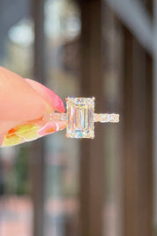 3.00ct D-VS1 Emerald Lab Diamond East West Ring