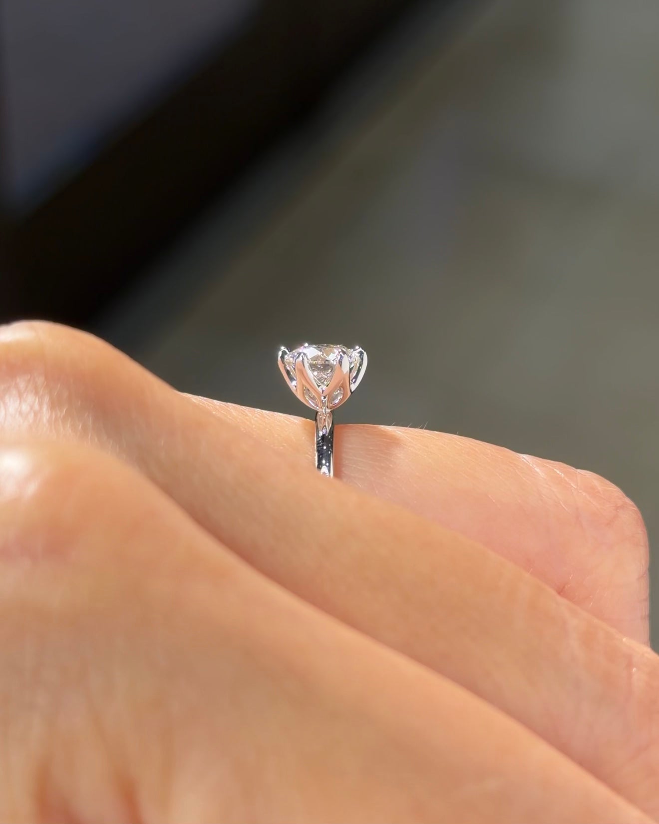 1.00ct E-VVS2 Round Lab Diamond Caraline