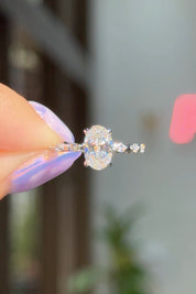 1.24ct E-VS1 Oval Lab Diamond Daisy