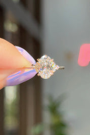 2.00ct D-VS1 Oval Lab Diamond Lindsey