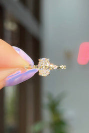 1.01ct D-VS1 Oval Lab Diamond Daisy