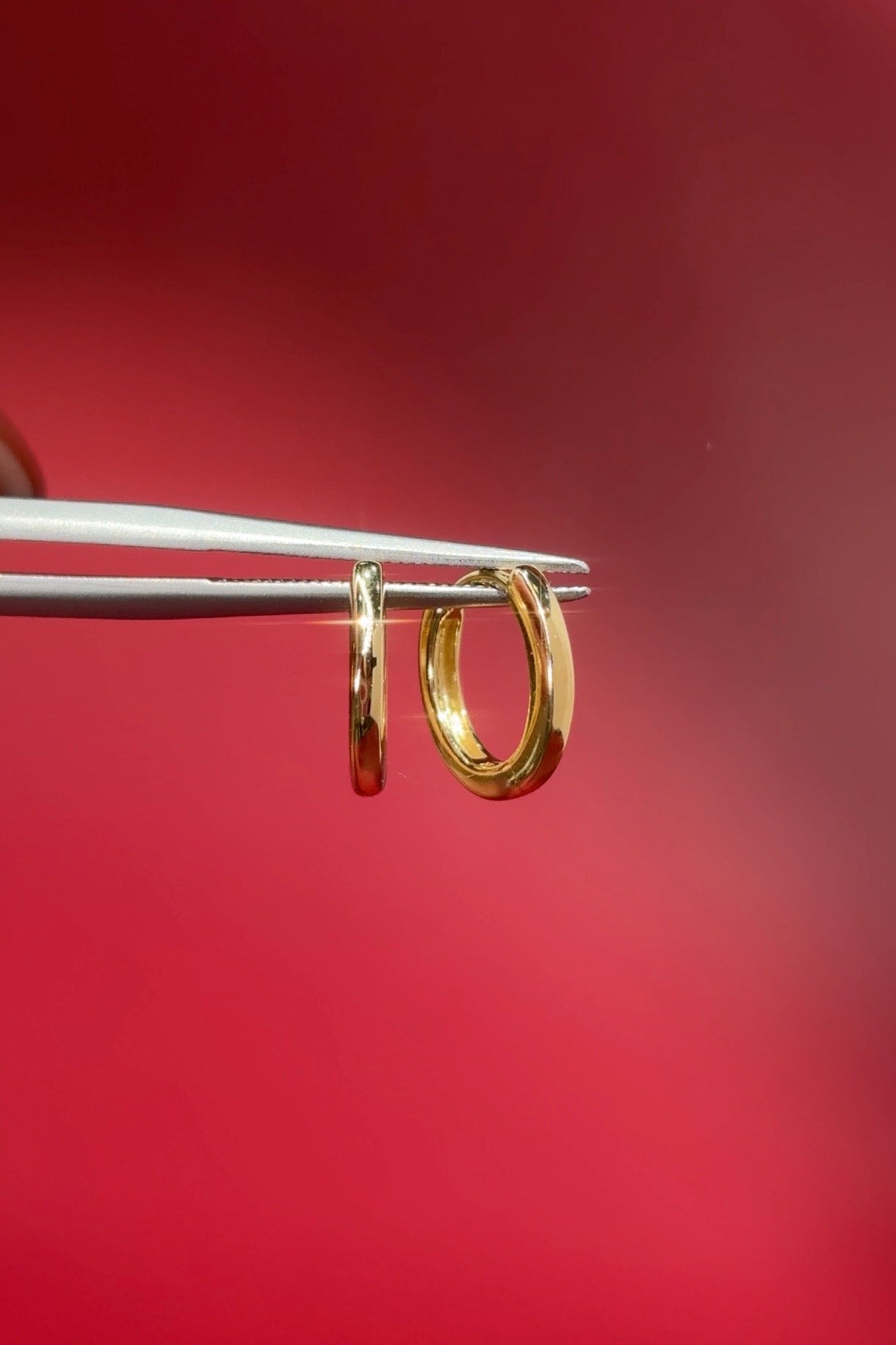 11x1.5mm Core High Polish Huggie 14k Yellow