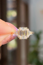 2.01ct D-VVS2 Emerald Lab Diamond Marilyn