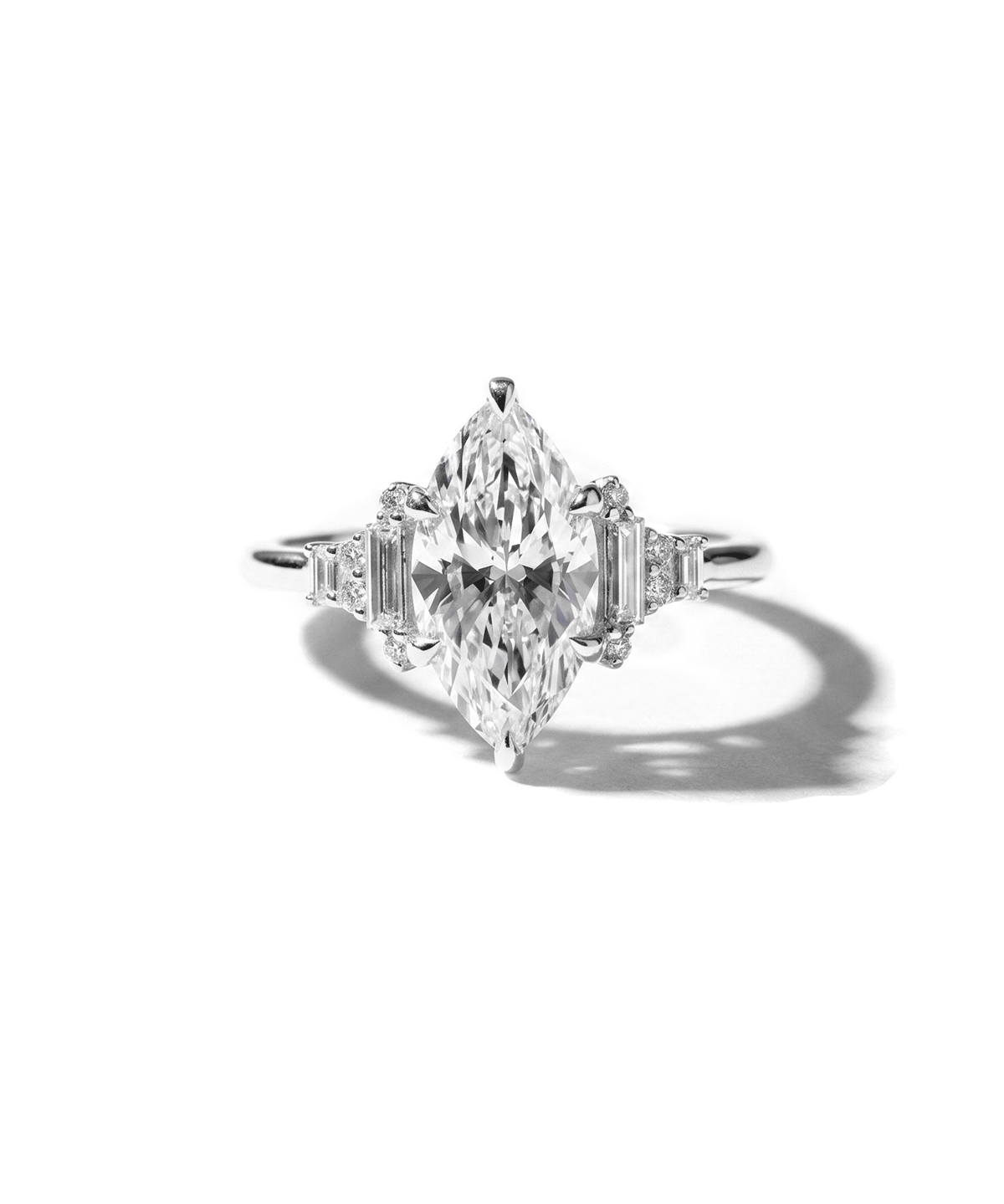 Marilyn-marquise-white-gif.gif