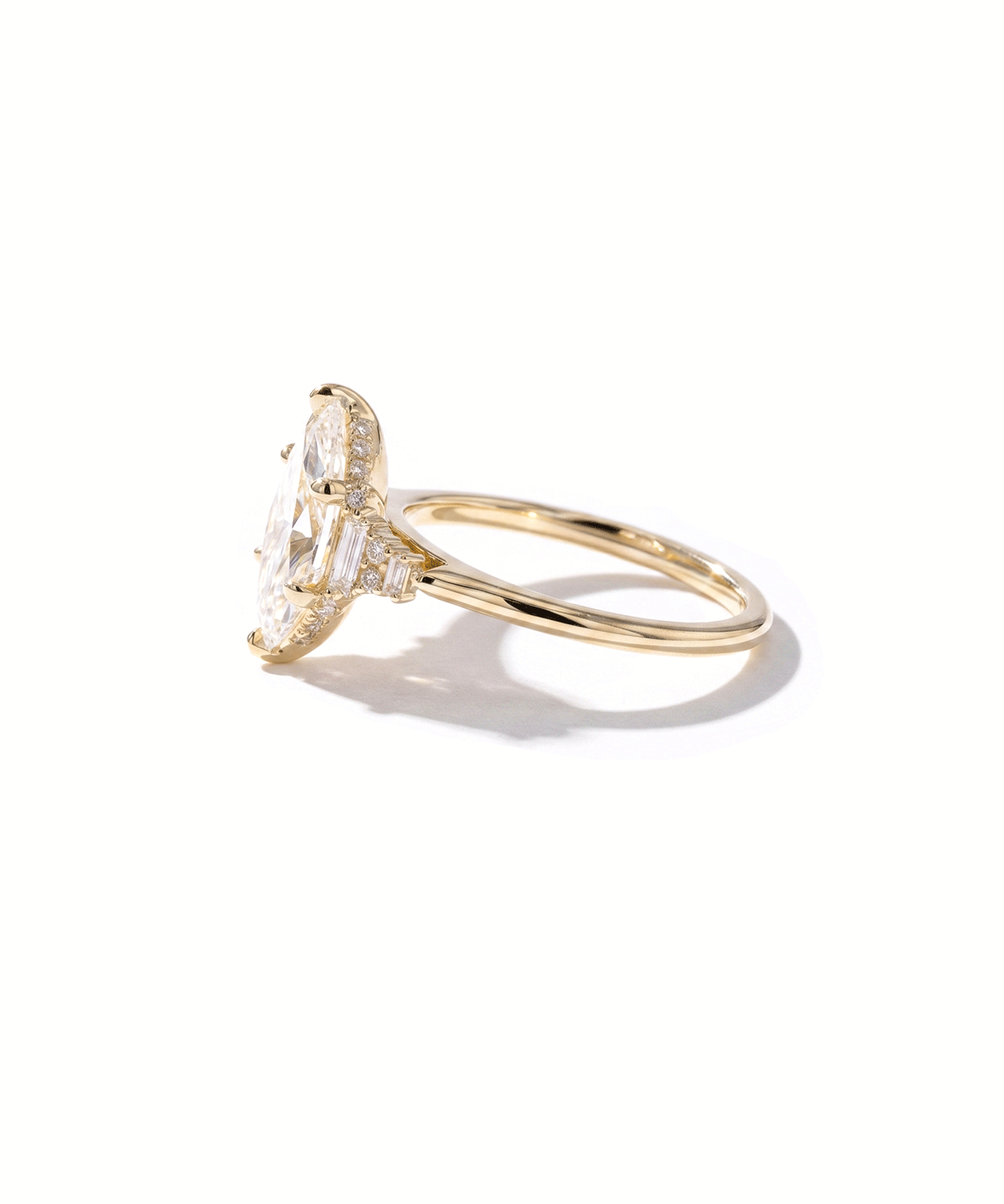 Marilyn-marquise-yellow-3.gif