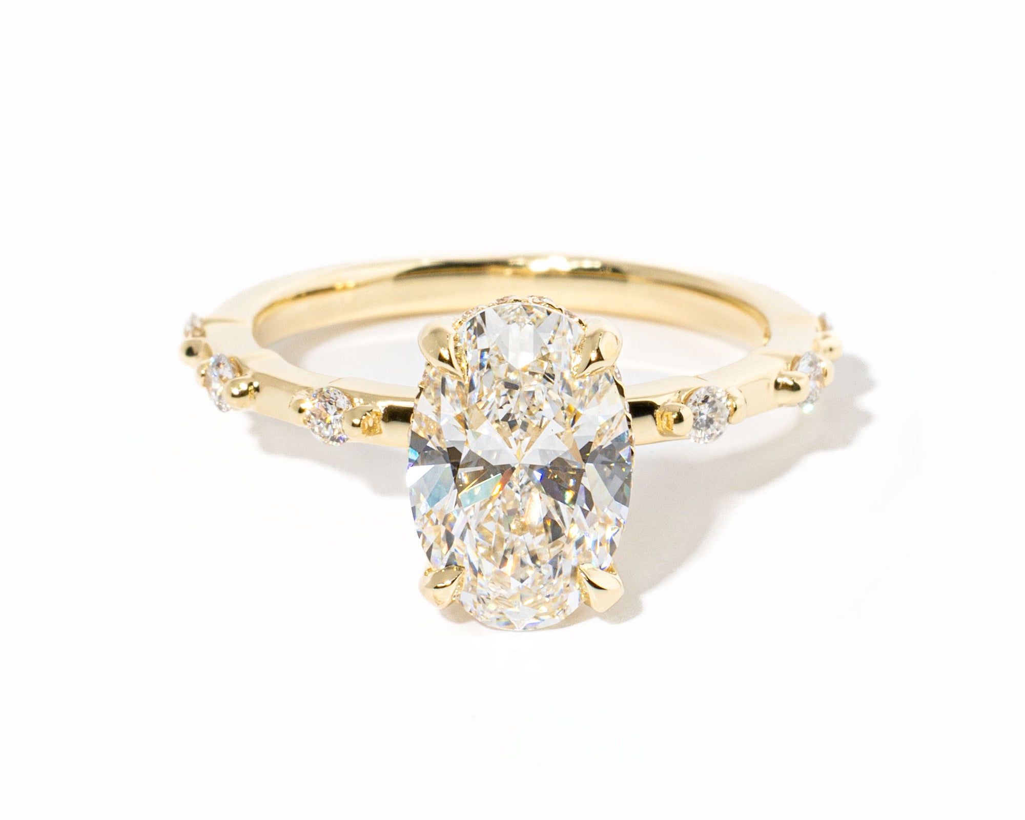 daisy-oval_f2cb3c8a-250e-41c1-b90f-c9e55ace3d3f.jpg