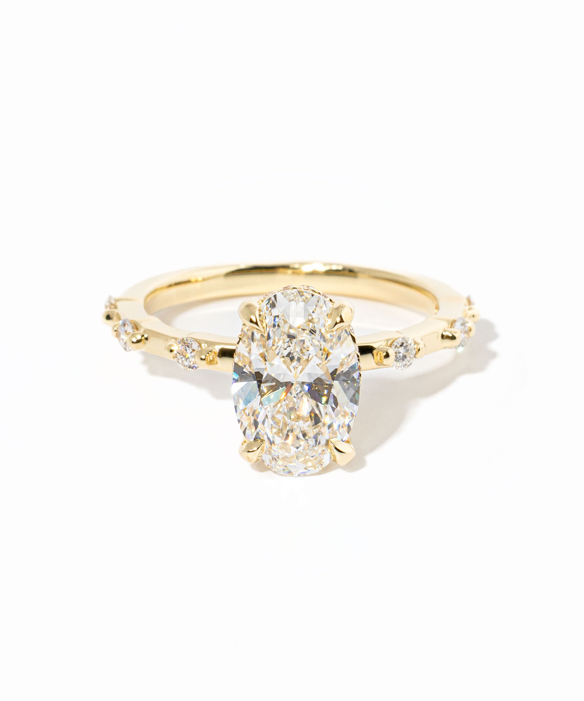 daisy-oval_f2cb3c8a-250e-41c1-b90f-c9e55ace3d3f.jpg