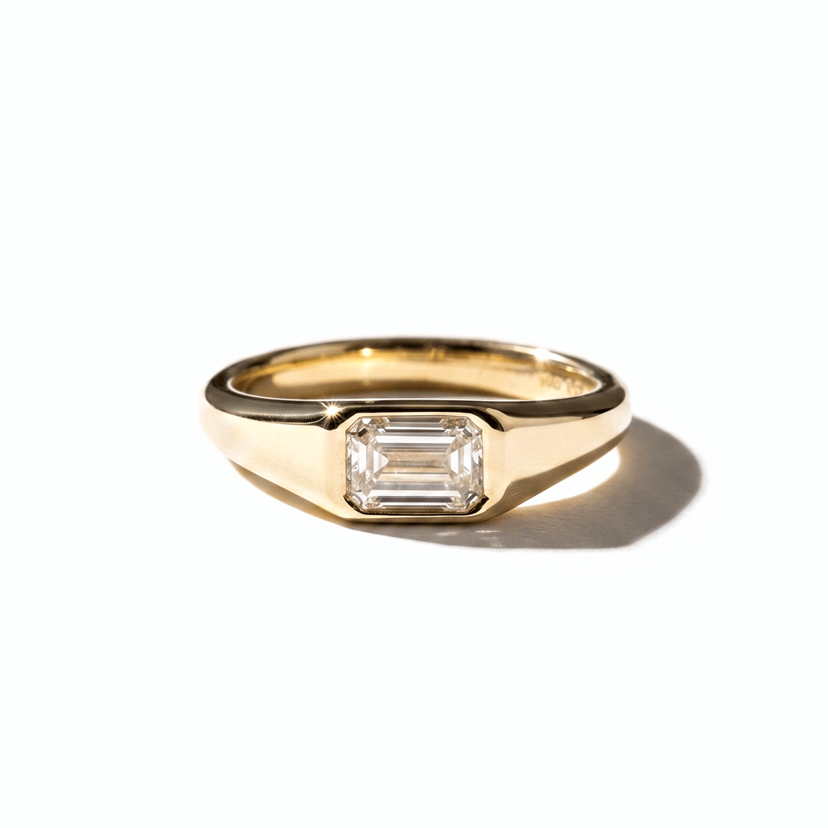 emerald-signet-yellow.gif