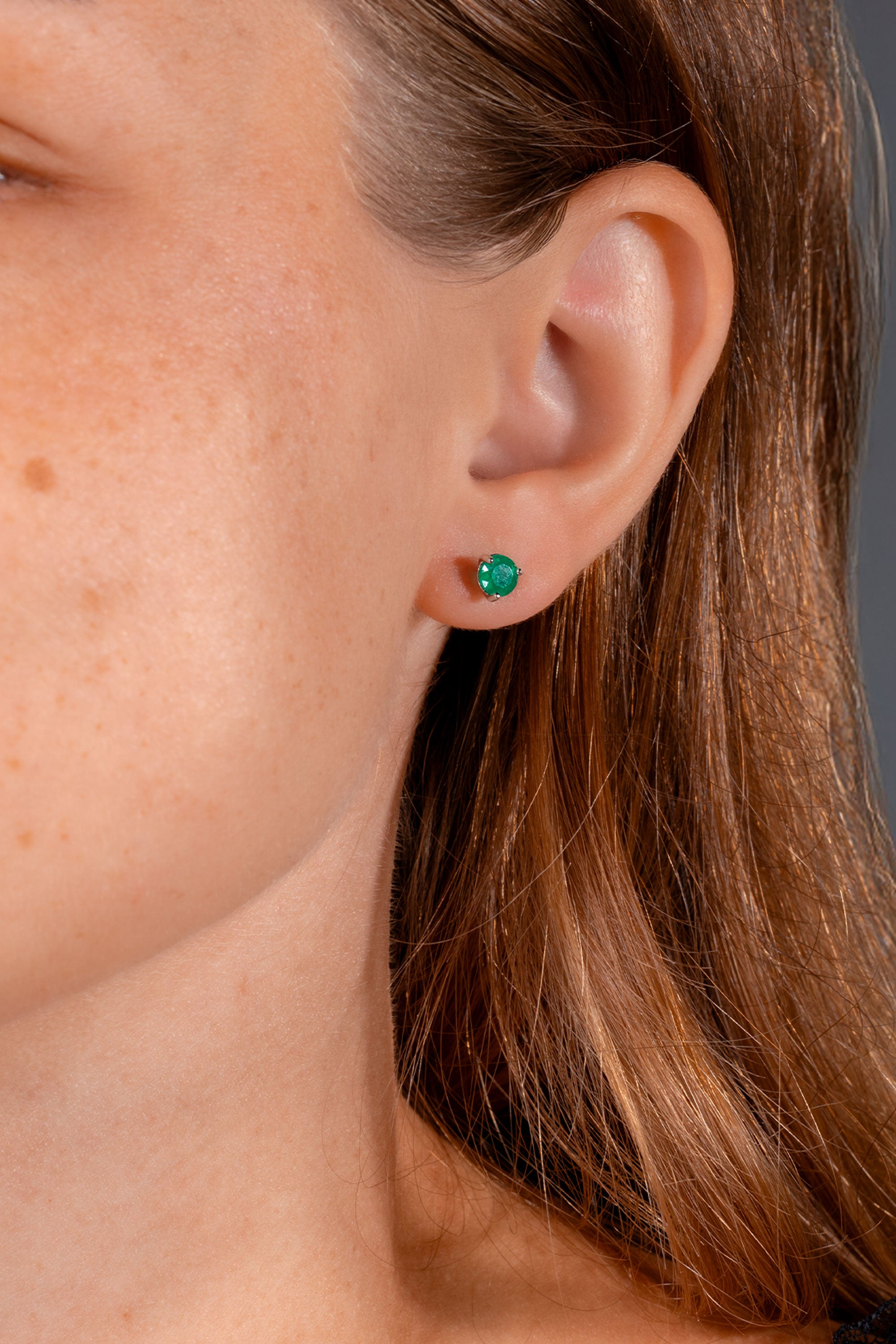 emerald-studs-white-gold-close.jpg