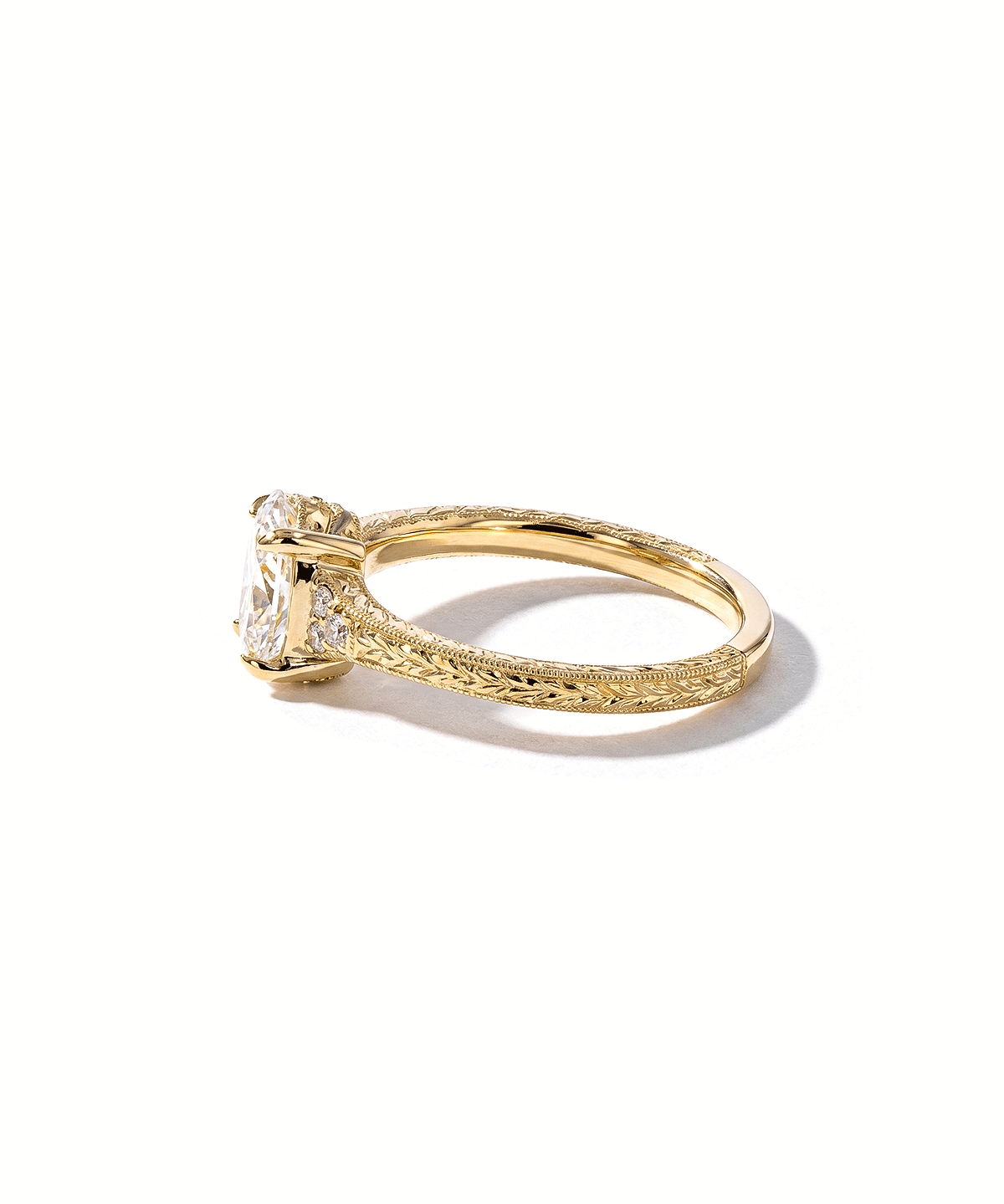 isla-oval-2-yellow.gif