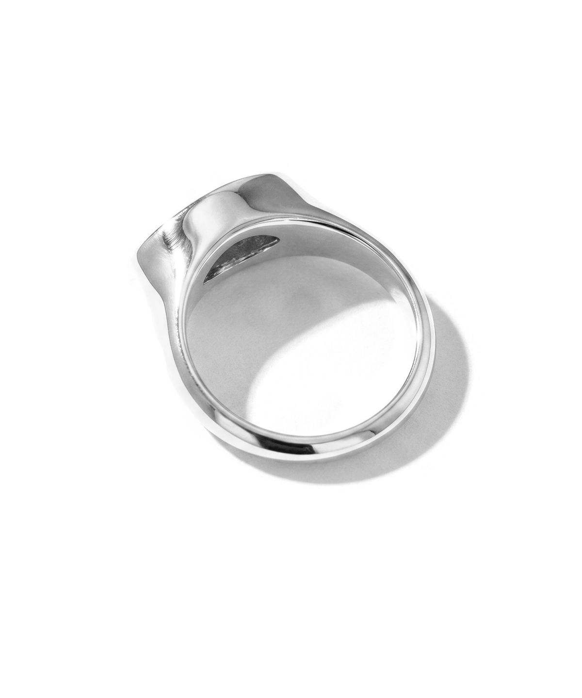 marquise-signet-white-2.gif