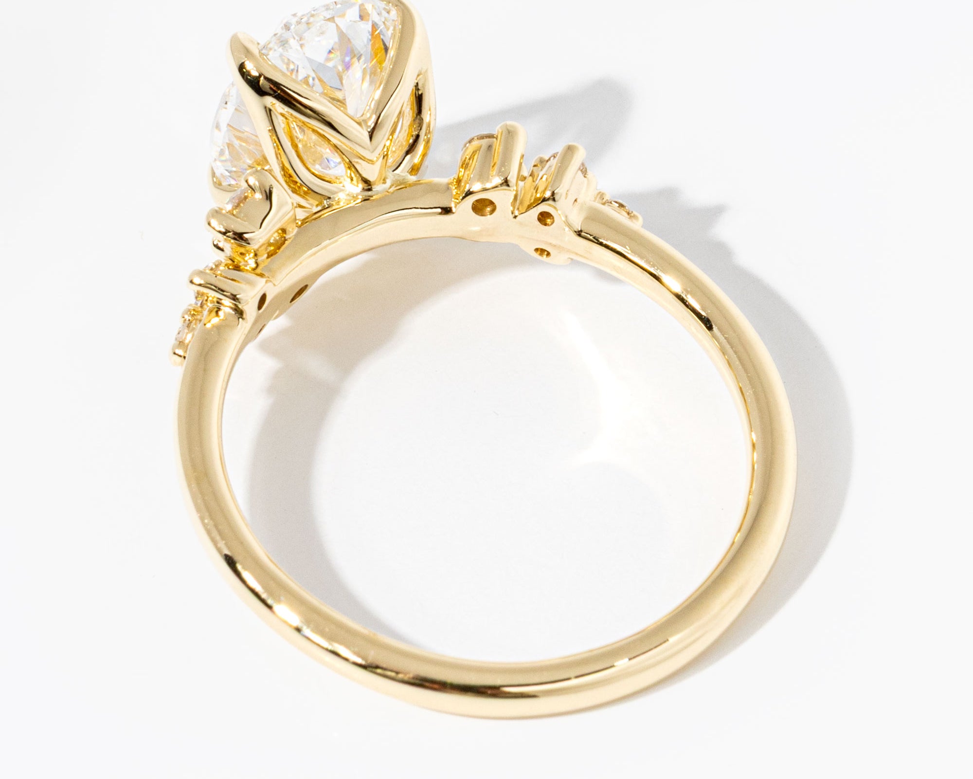 nova-oval-2ct-profile.jpg