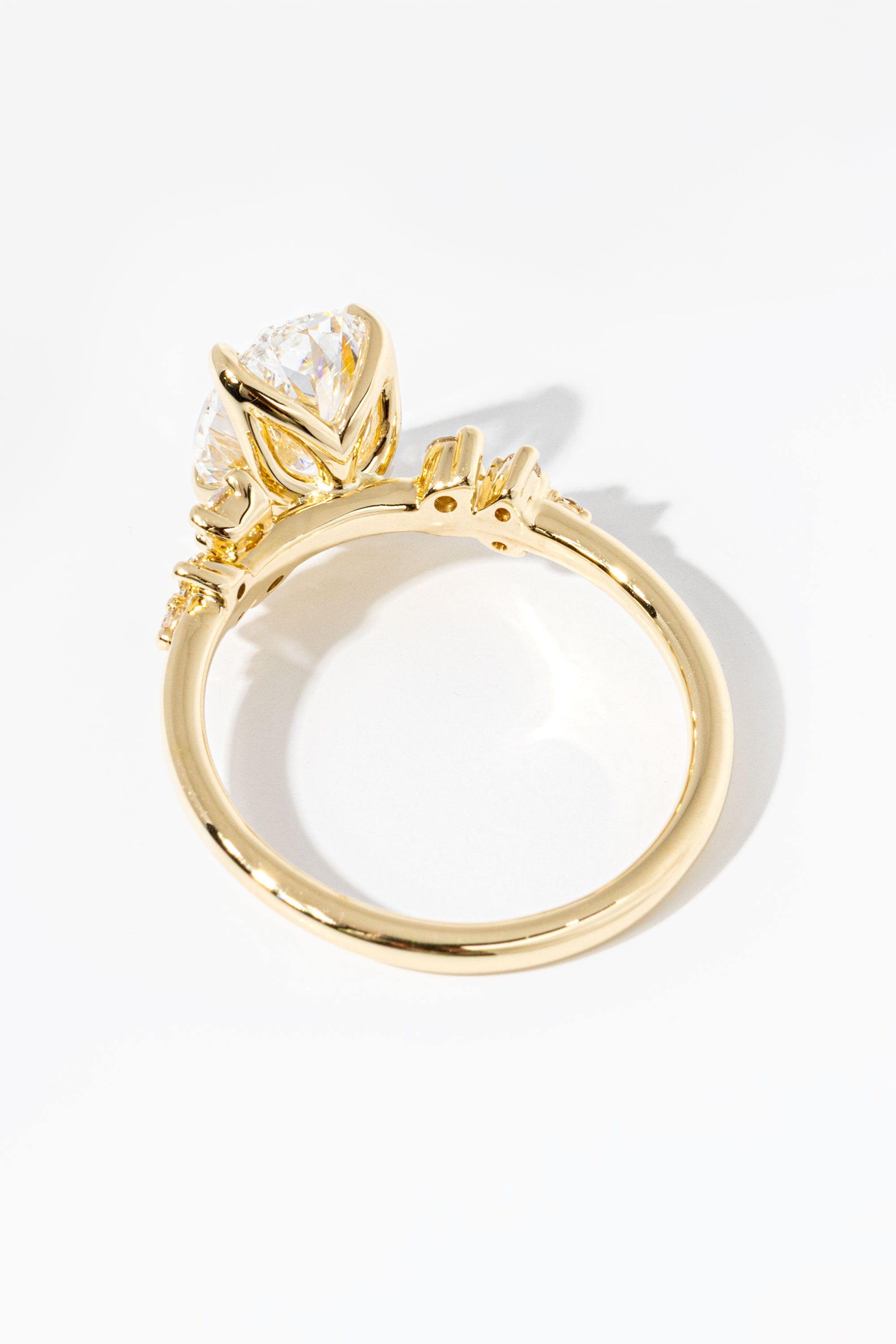 nova-oval-2ct-profile.jpg