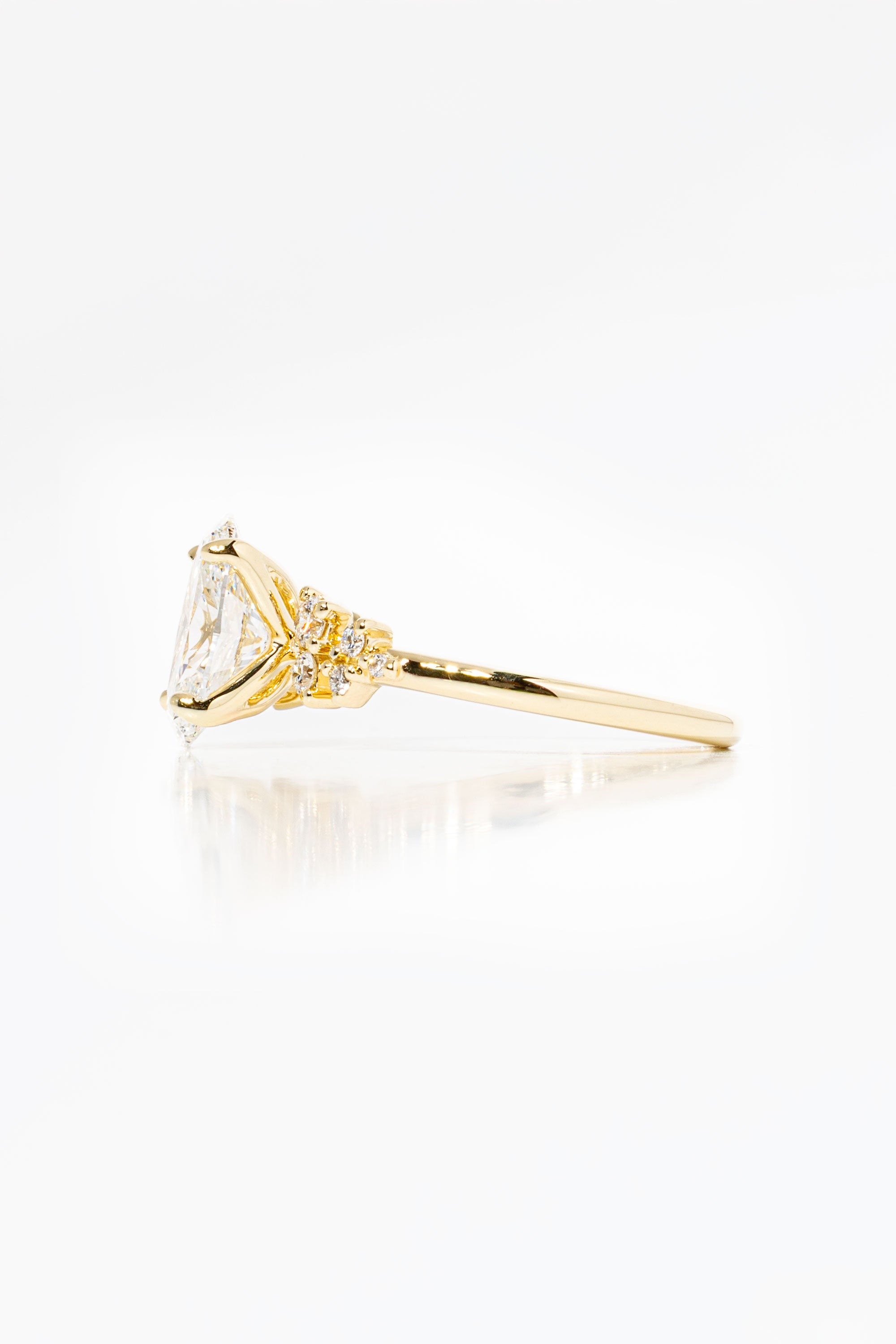 nova-oval-2ct-side.jpg