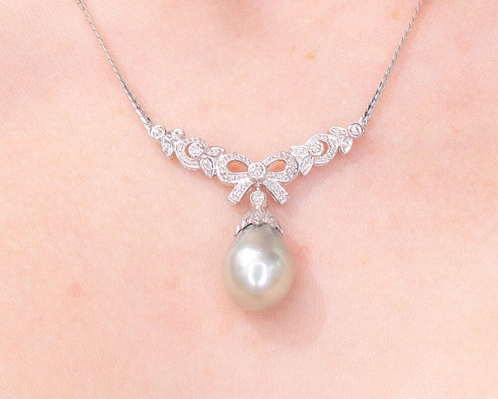 Ornate Bow Pearl Necklace Necklaces Princess Bride Diamonds 